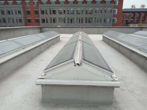 三角形排烟天窗